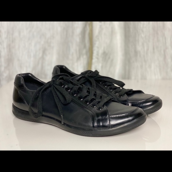 Men’s Prada shoes - Picture 3 of 3